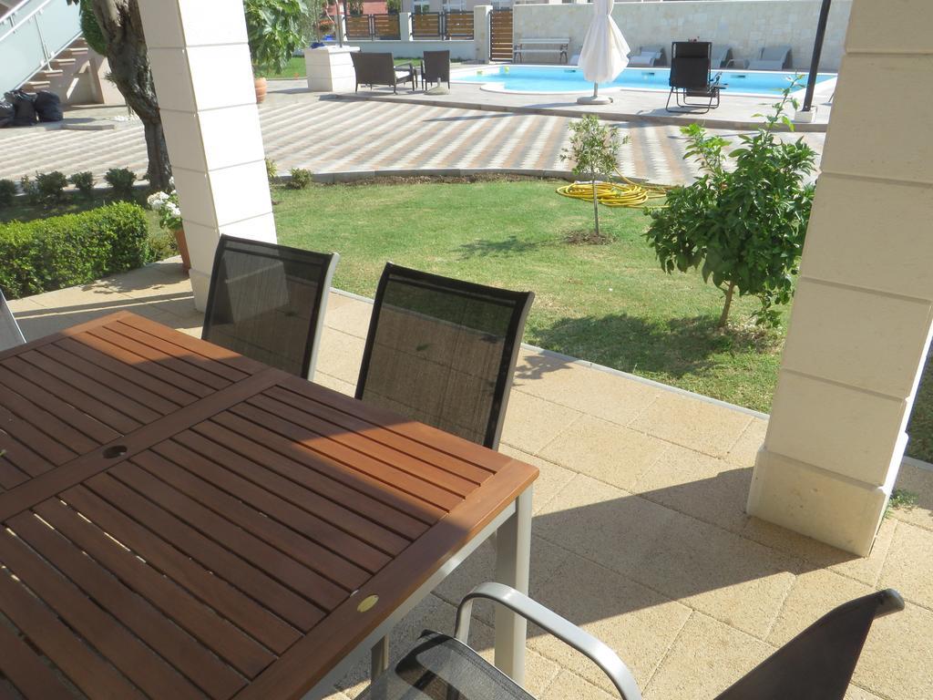 Banic Apartments With Pool Biograd Na Moru Habitación foto