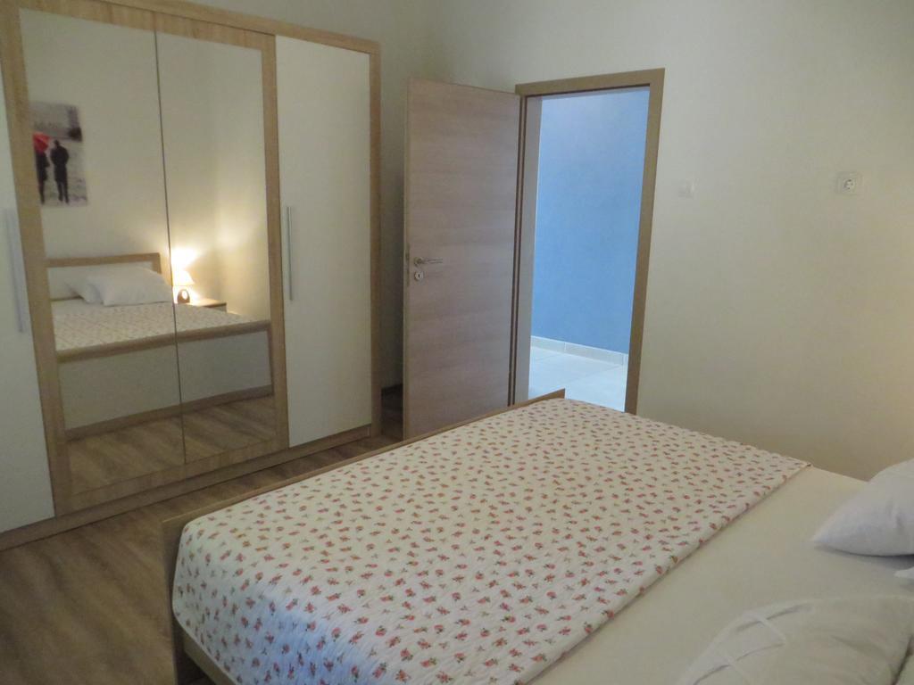 Banic Apartments With Pool Biograd Na Moru Habitación foto