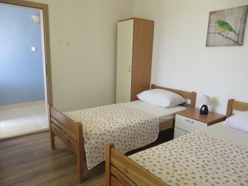Banic Apartments With Pool Biograd Na Moru Habitación foto