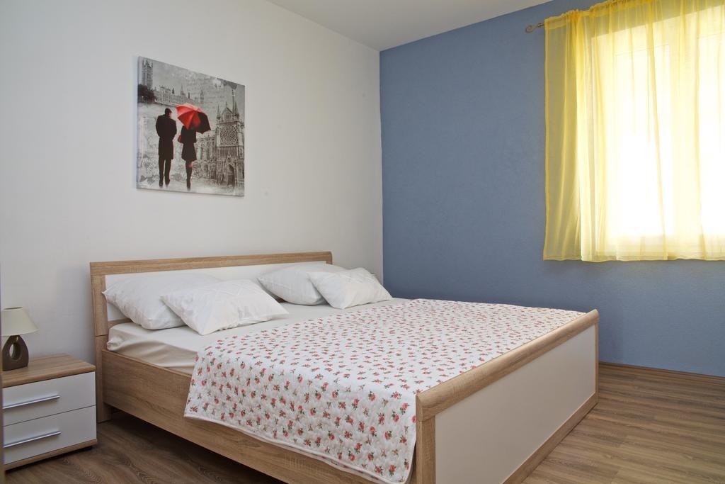 Banic Apartments With Pool Biograd Na Moru Habitación foto