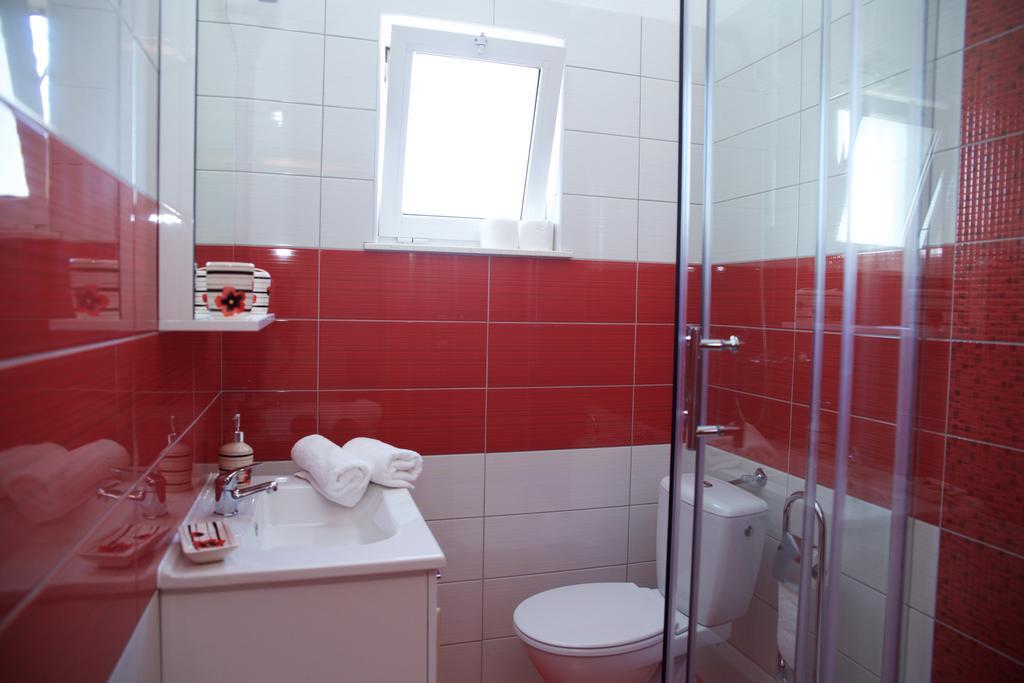 Banic Apartments With Pool Biograd Na Moru Habitación foto